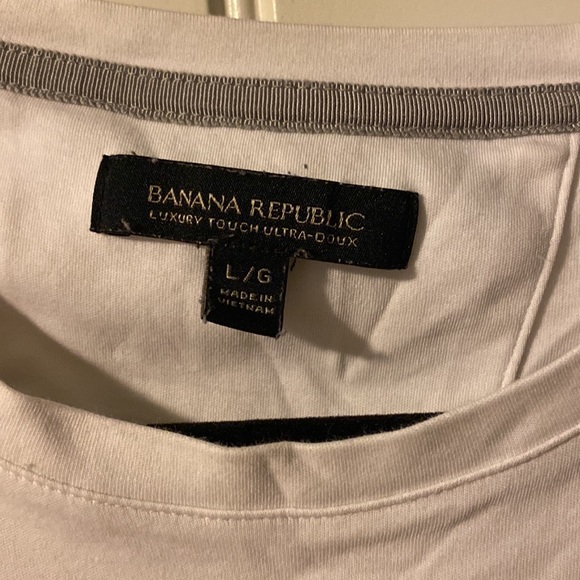 Banana republic livery touch white t shirt size large - Picture 2 of 3